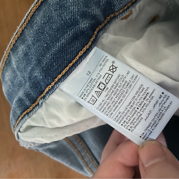 Old Navy High Rise Skinny Jeans - Picture 2 of 4